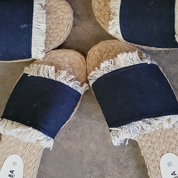 Native Slippers - Picture 9 of 9